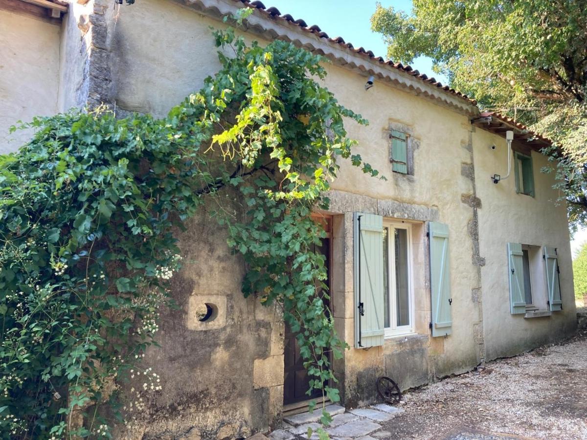 Rustic Cottage With Stunning Swimming Pool Saint-Front  Kültér fotó